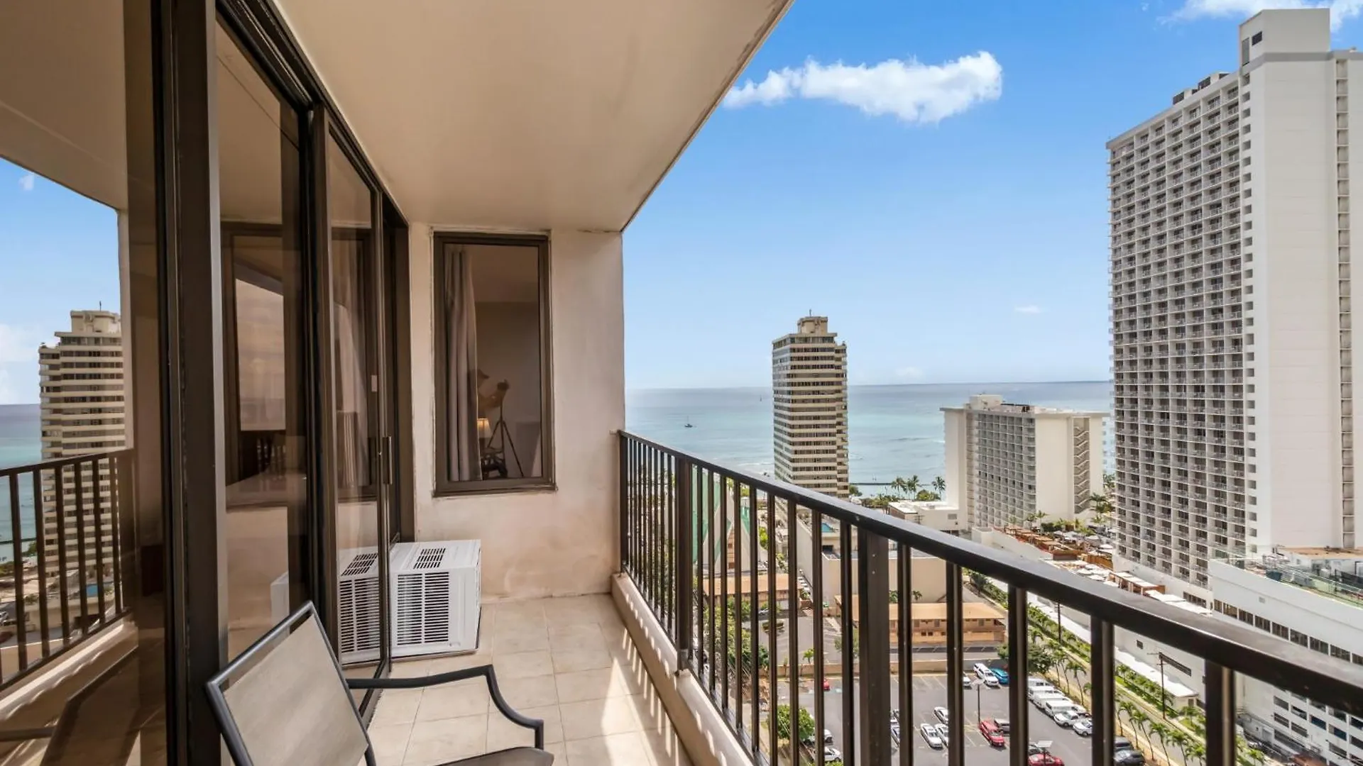 شقة Oceanview Upper Floor Waikiki Condo With King Bed & Free Parking هونولولو