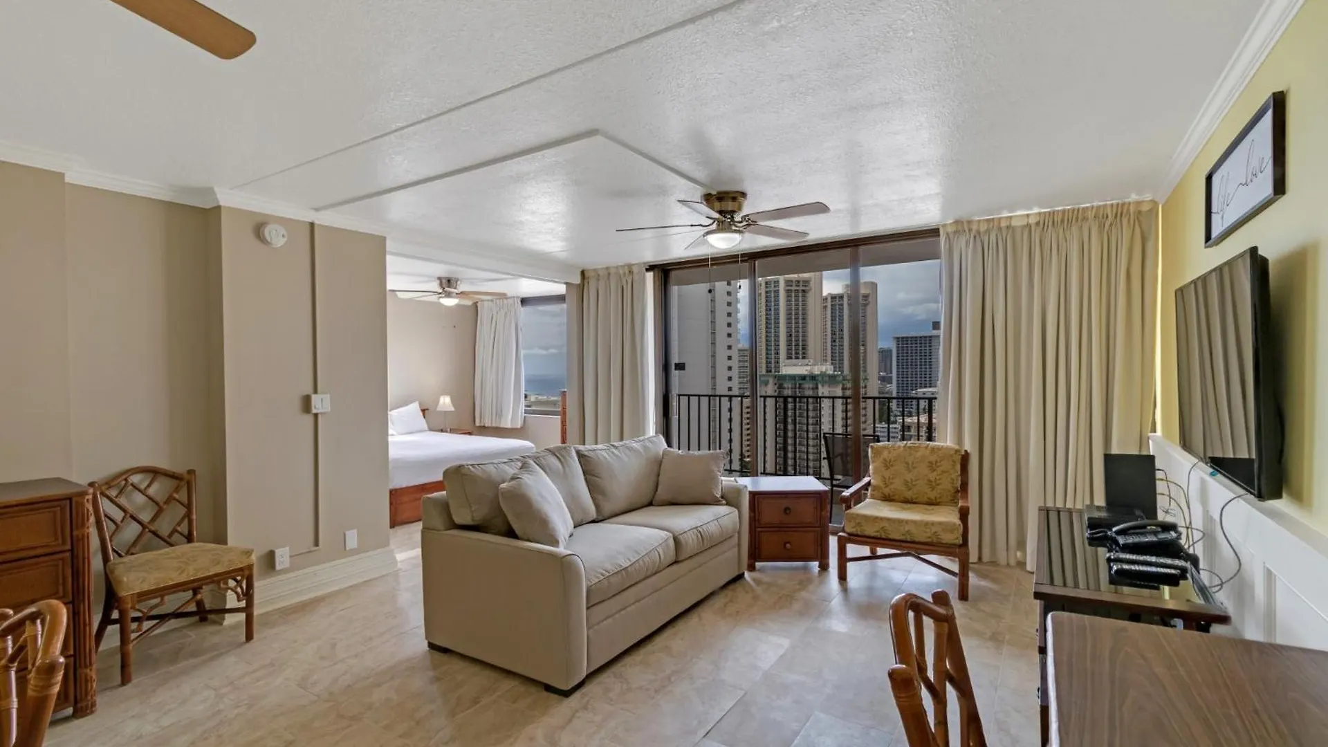 Oceanview Upper Floor Waikiki Condo With King Bed & Free Parking هونولولو 0*,  الولايات المتحدة الأمريكية