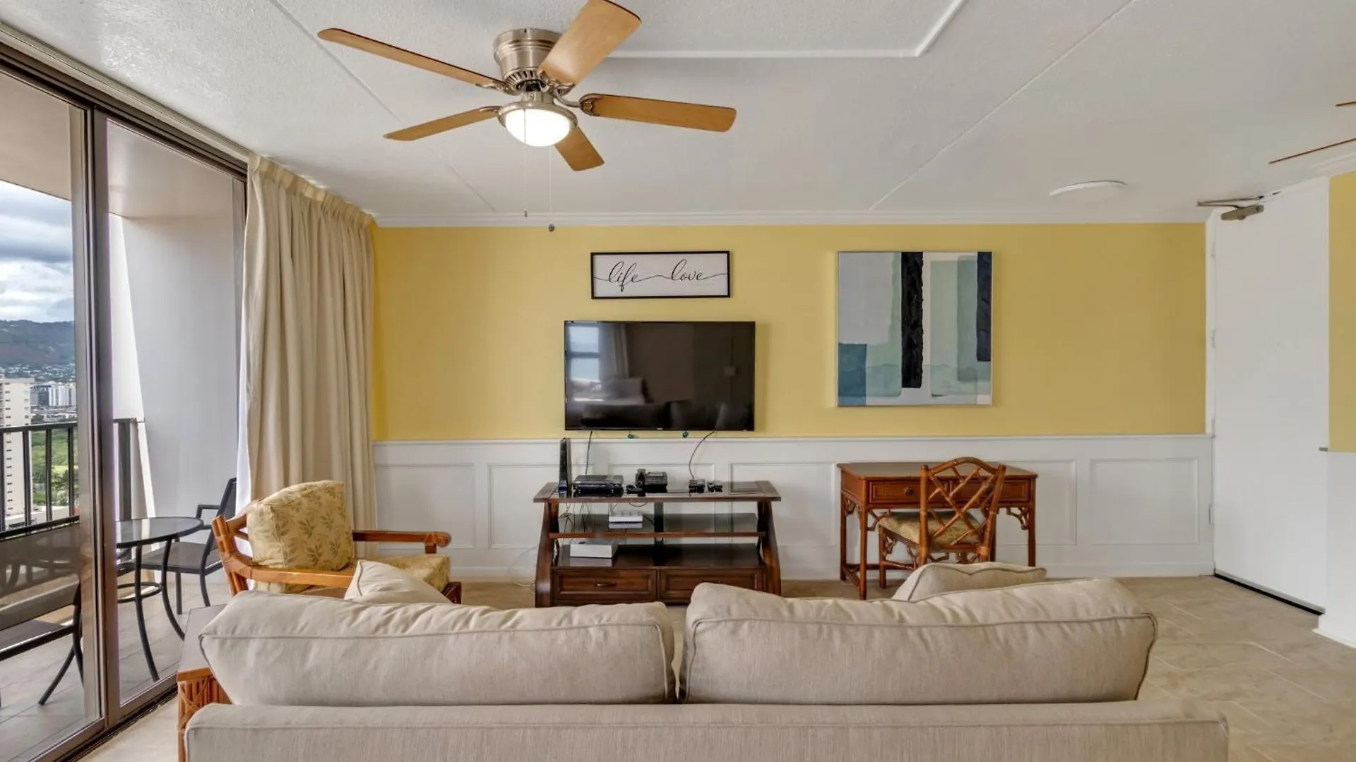 Oceanview Upper Floor Waikiki Condo With King Bed & Free Parking هونولولو شقة