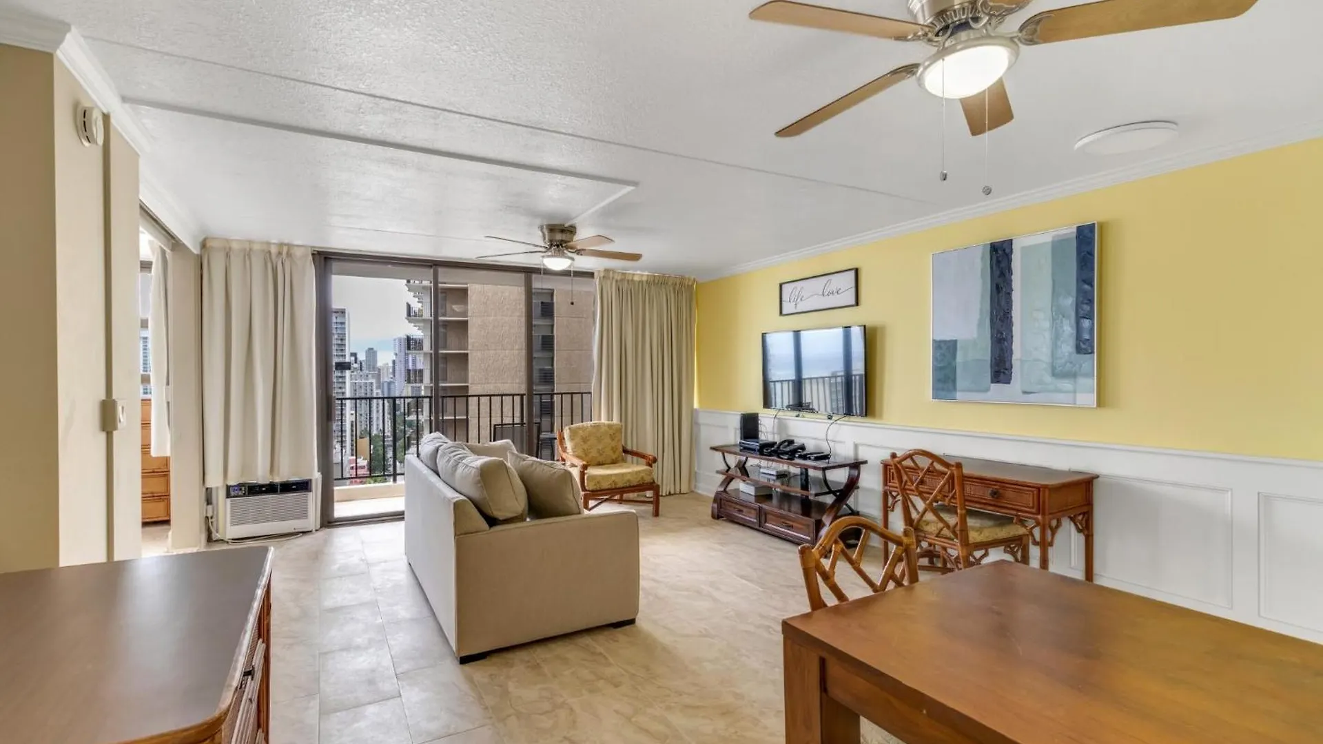 شقة Oceanview Upper Floor Waikiki Condo With King Bed & Free Parking هونولولو الولايات المتحدة الأمريكية