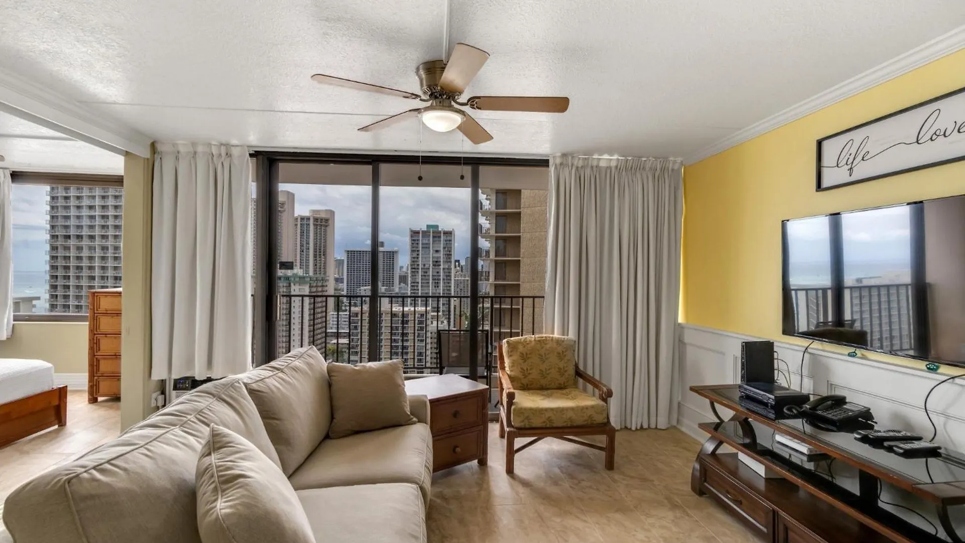 شقة Oceanview Upper Floor Waikiki Condo With King Bed & Free Parking هونولولو
